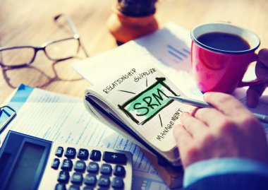 İşadamı SRM ile çalışma