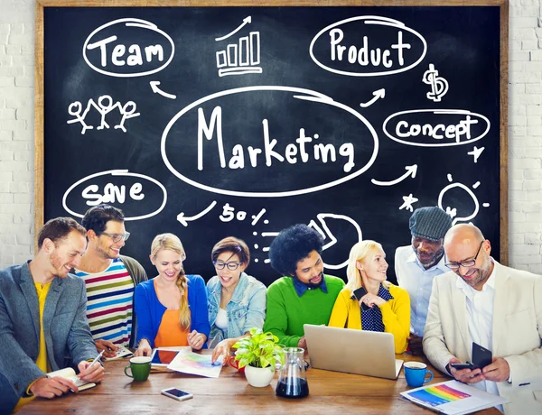 Diversas personas y estrategia de marketing — Foto de Stock