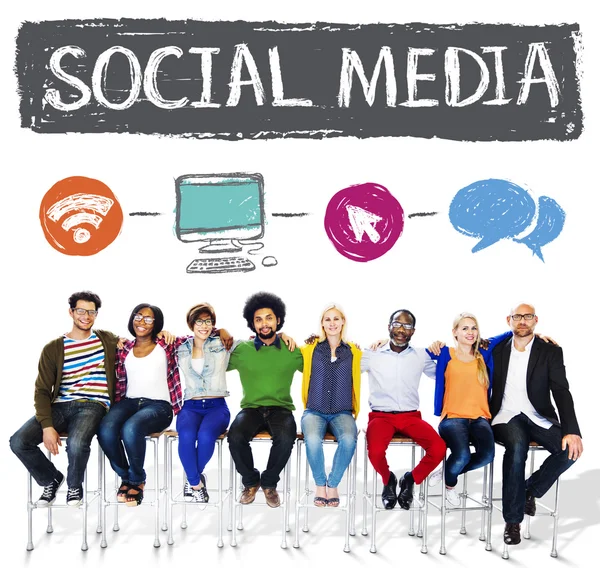 Diversité des personnes et concept de médias sociaux — Photo