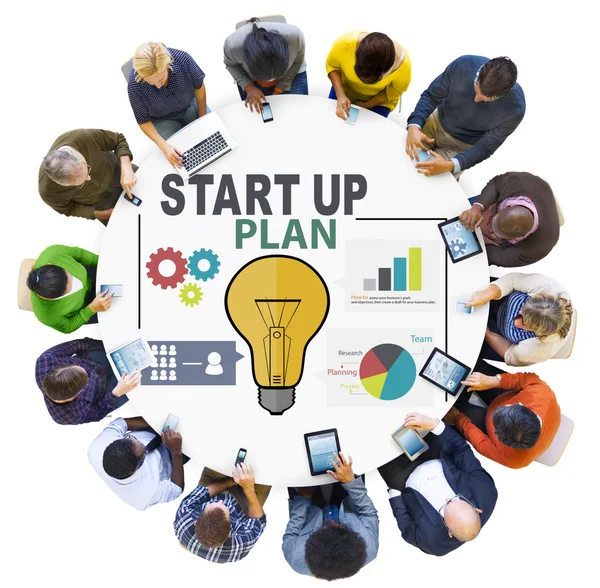 Verschiedene Menschen und Start-up — Stockfoto