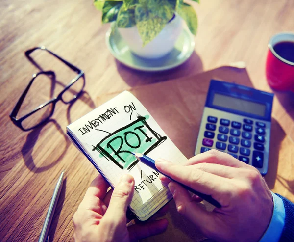 Businessman working with Return On Investment — Stock Photo, Image