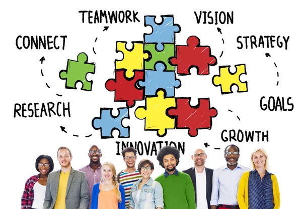 Mensen en Teamwork puzzel Concept — Stockfoto