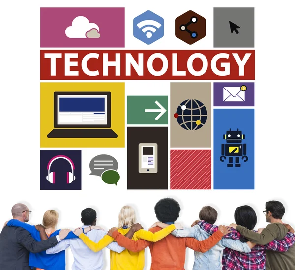 Persone diverse e concetto di tecnologia — Foto Stock