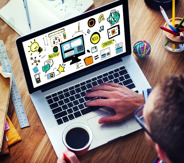 Businessman working on laptop — Stock Photo, Image