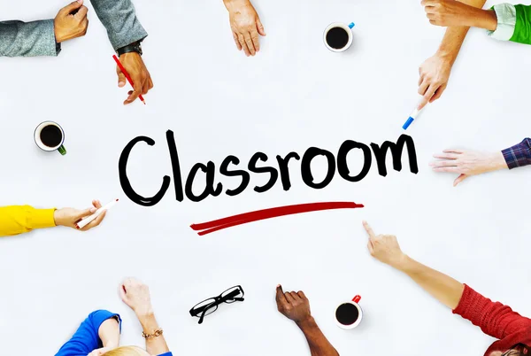 Persone diverse e concetto di aula — Foto Stock