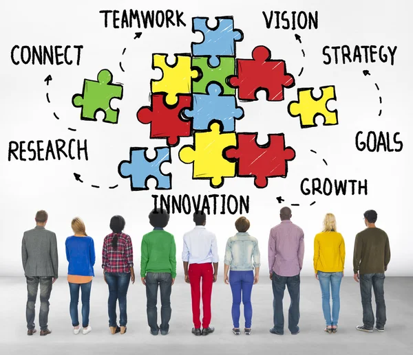 Mensen en Teamwork puzzel Concept — Stockfoto