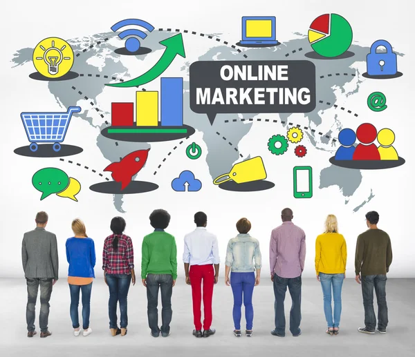 Persone diverse e marketing online — Foto Stock