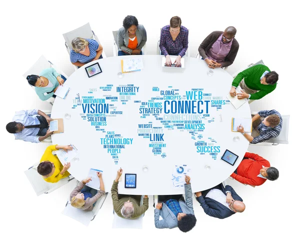 Diverse persone e concetto di connessione — Foto Stock