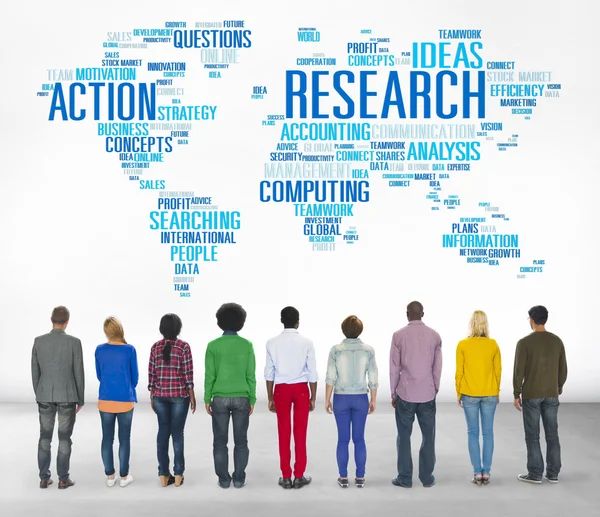 Pessoas diversas e conceito de estudo de pesquisa — Fotografia de Stock