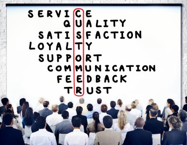 insanlar seminerde müşteri hizmetleri hakkında