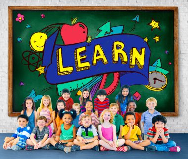 sevimli gülümseyen çocuklar