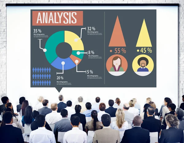 Mensen op seminar over Marketing analyse — Stockfoto