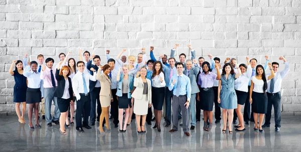 Trabajadores de pie juntos — Foto de Stock