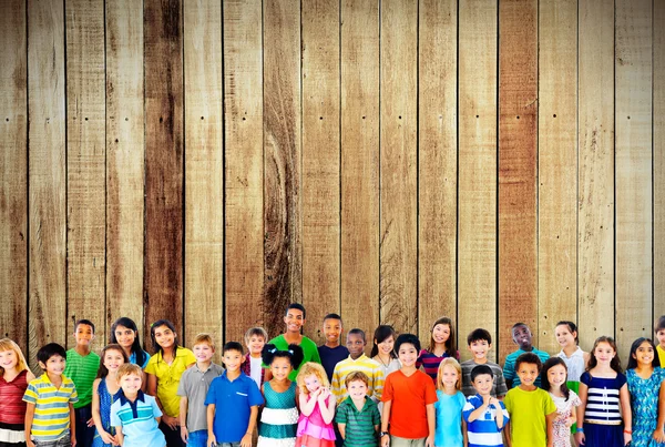 Adorables enfants souriants — Photo