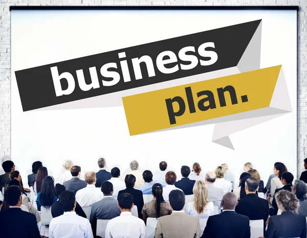 Mensen op seminar over businessplan — Stockfoto