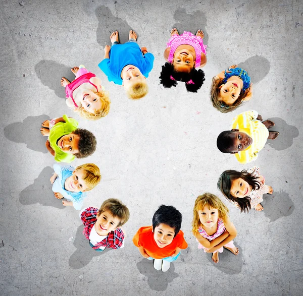 Adorables niños sonrientes — Foto de Stock