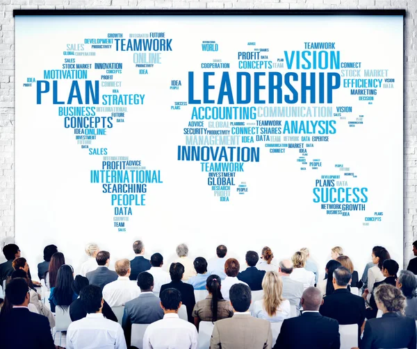 Diverse persone al seminario sulla leadership — Foto Stock