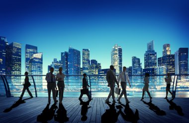 Kendine güvenen iş arkadaşları