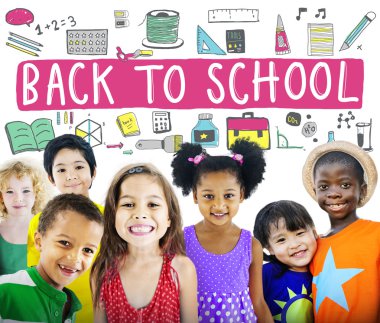 çocuklar birlikte ayakta