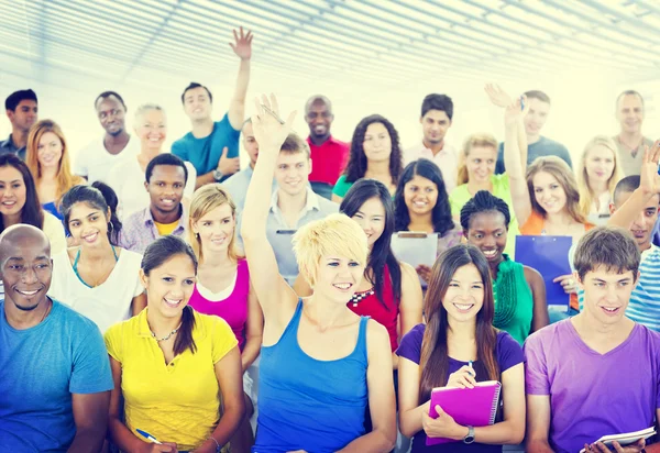 Glückliche Menschen zusammen — Stockfoto