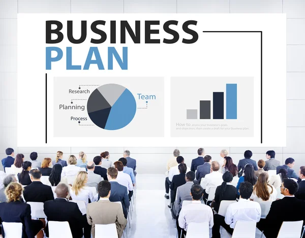 Mensen op seminar over businessplan — Stockfoto