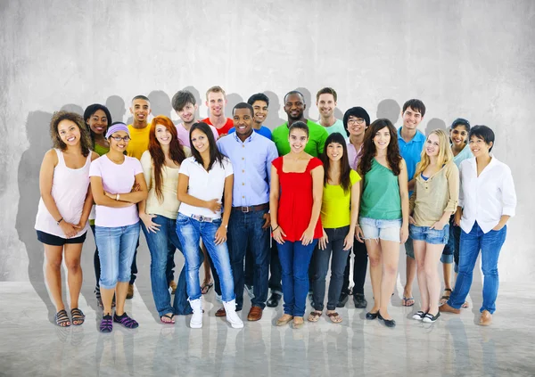 Jeunes Diversité Personnes ensemble — Photo