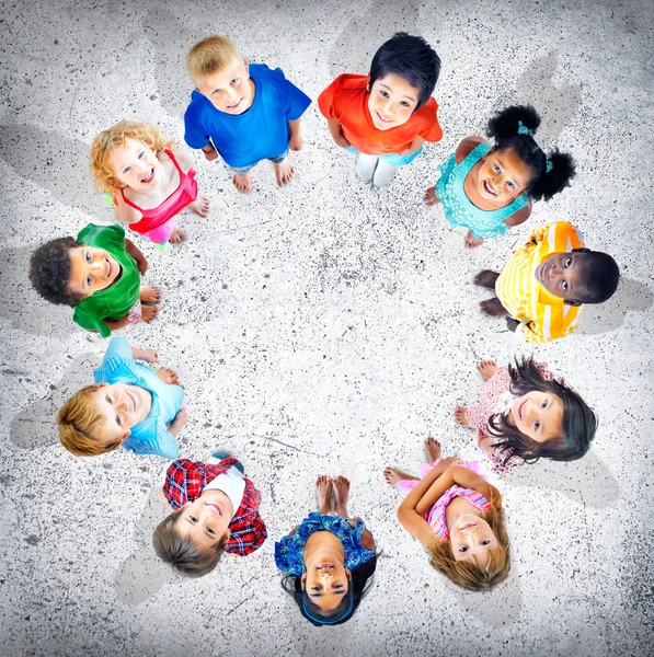 Adorables niños sonrientes — Foto de Stock