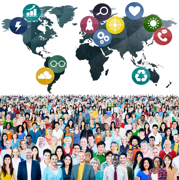 Pessoas diversas e comunicações globais — Fotografia de Stock