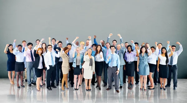 Trabalhadores de pé juntos — Fotografia de Stock