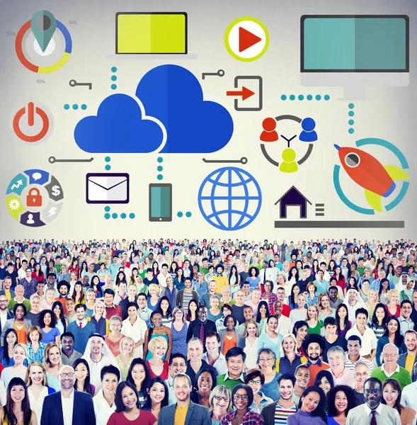 Diverse persone e concetto di cloud computing — Foto Stock