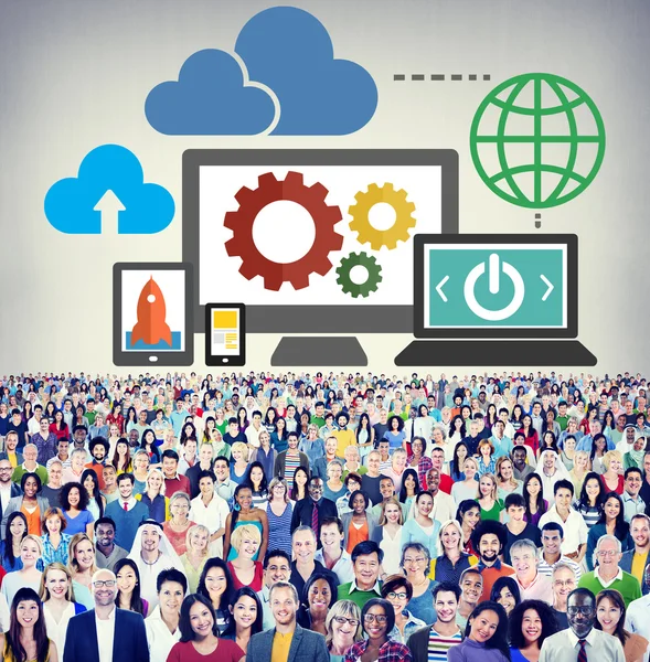 Diverse mensen en cloud computing — Stockfoto