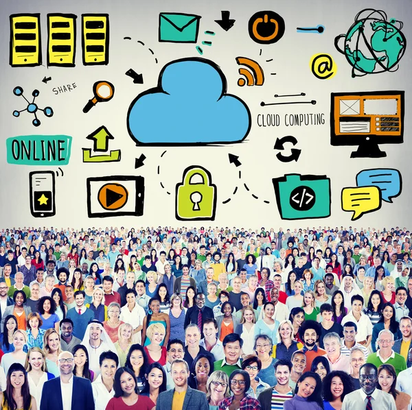 Persone diverse e Cloud Computing — Foto Stock