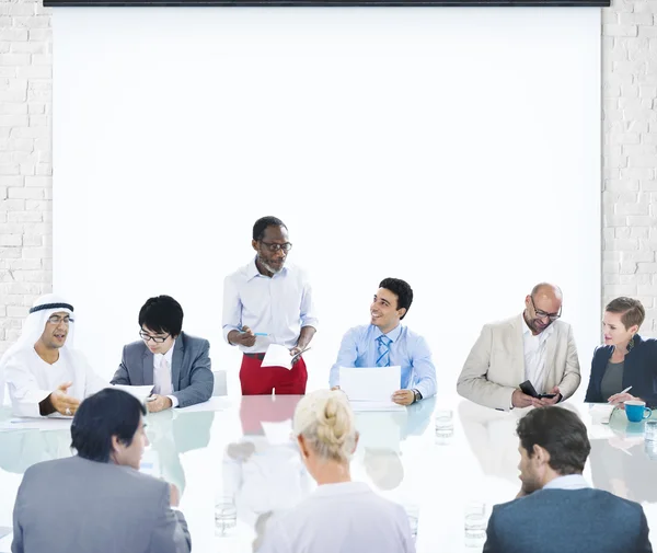 Ділові люди на корпоративній зустрічі — стокове фото