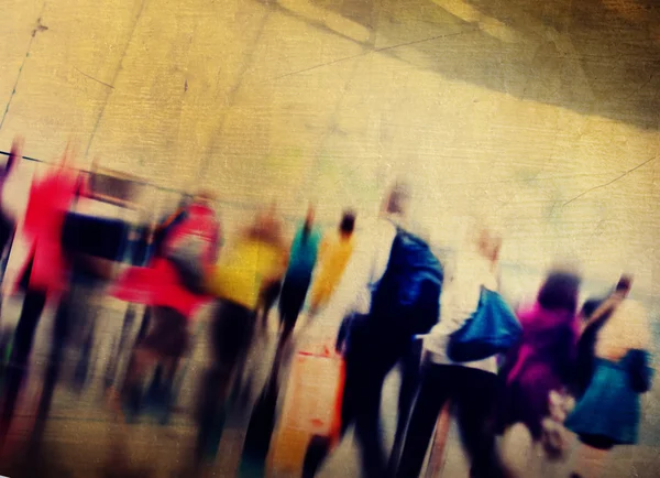 Silhouetten van zakenmensen die lopen — Stockfoto