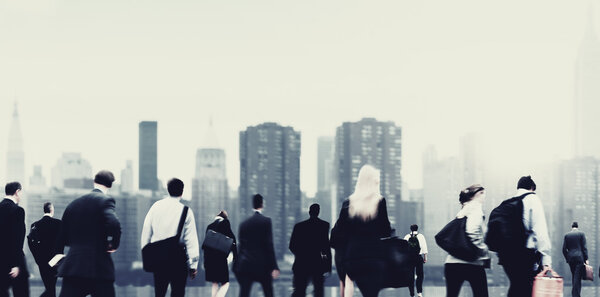 Деловые люди Гуляющие по городу
