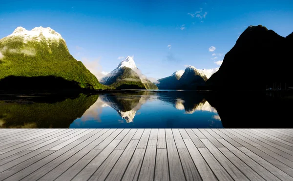 Milford sound Nya Zeeland resa destination koncept — Stockfoto