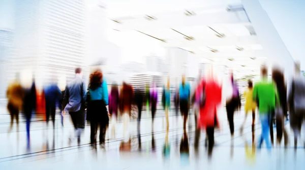 Gli uomini d'affari all'ora di punta — Foto Stock