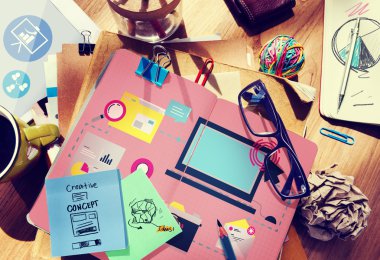 Dijital aygıt bilgisayar internet online kavramı bağlanma