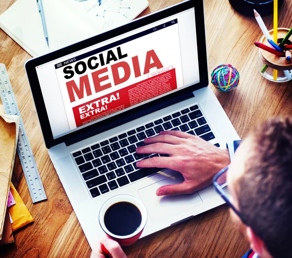 Digitális online hírek szociális média fogalma — Stock Fotó