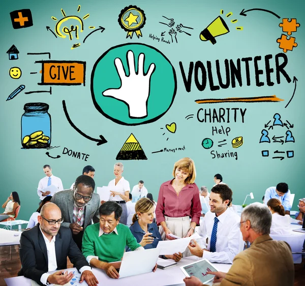 Концепция совместного использования благотворительной помощи добровольцам — стоковое фото