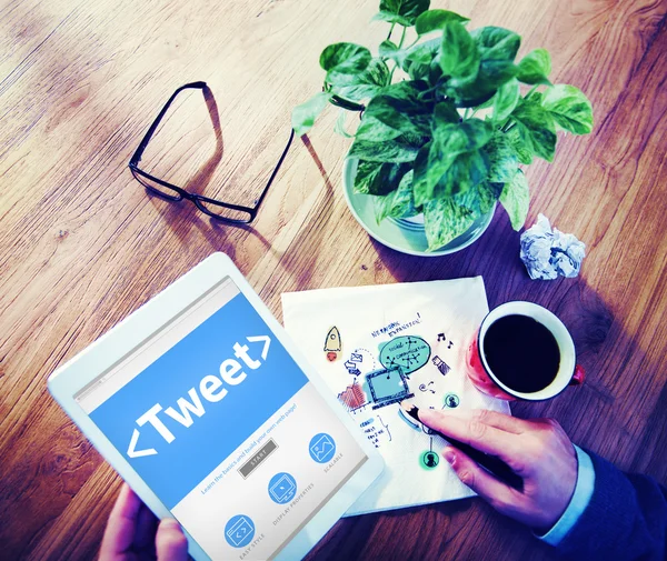 Digitale online sociale media netwerken tweet delen concept — Stockfoto