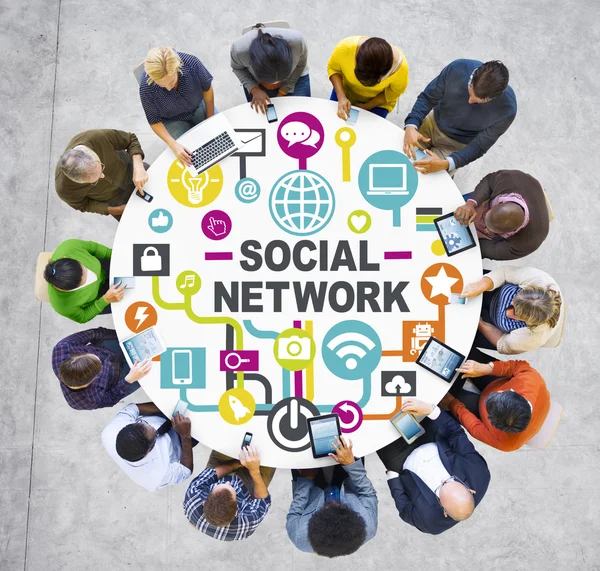 Grupo de pessoas e Redes Sociais Globais — Fotografia de Stock