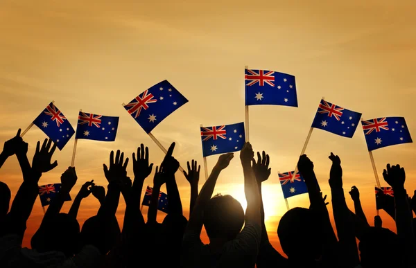 Grupo de Pessoas Acenando Bandeiras Australianas — Fotografia de Stock