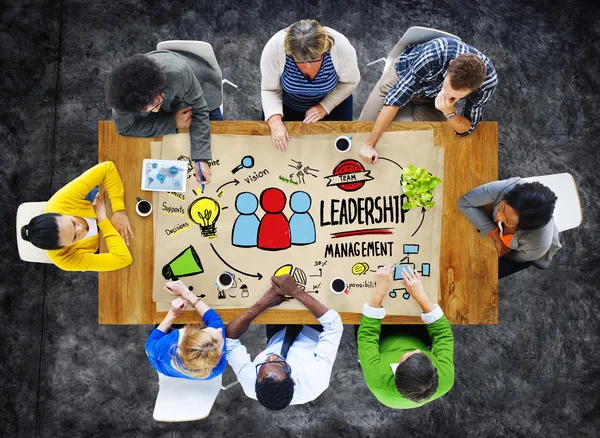 Diversity-Gruppe von Menschen und Führungsmanagement-Kommunikation — Stockfoto