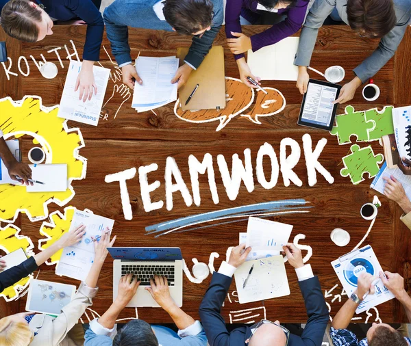 Concetto di collaborazione del team di lavoro di squadra — Foto Stock