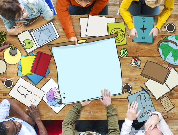 Diversas pessoas trabalhando em equipe — Fotografia de Stock