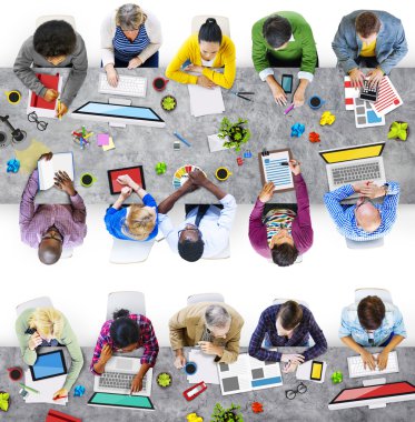 Ofiste çalışan tasarımcıları