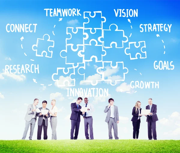 Menschen und Teamwork-Partnerschaftskonzept — Stockfoto