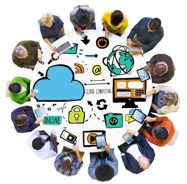 Diversidad Personas y computación en nube Comunicación digital —  Fotos de Stock