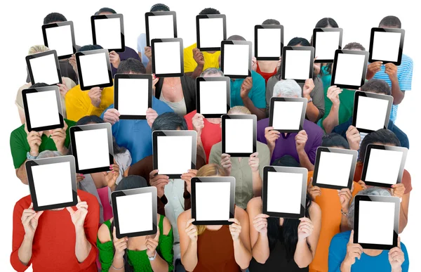 多样性人一张张脸庞的数字平板电脑 — 图库照片
